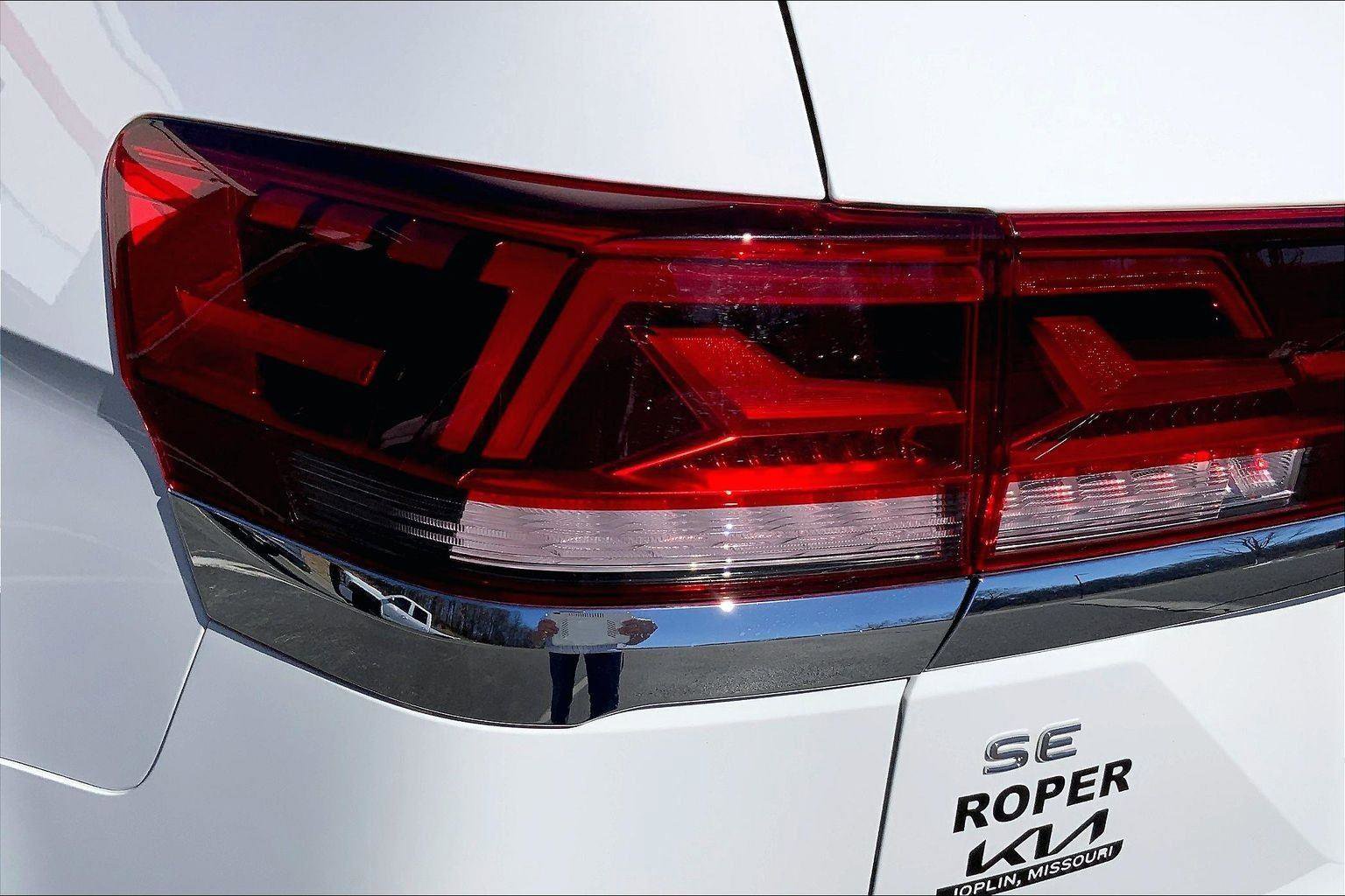 Used 2024 Volkswagen Atlas SE image 25