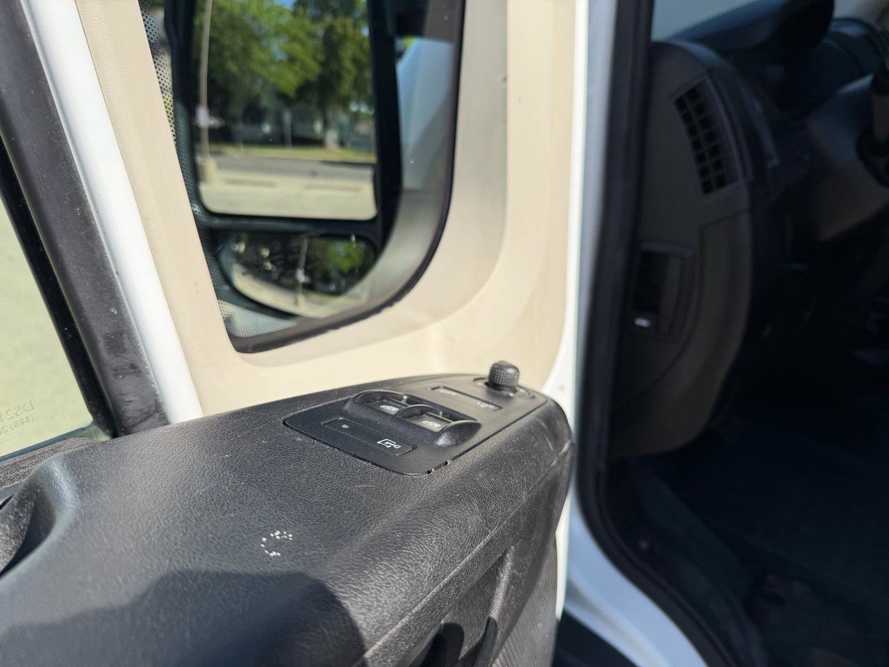Used 2015 RAM ProMaster 3500 FWD image 9