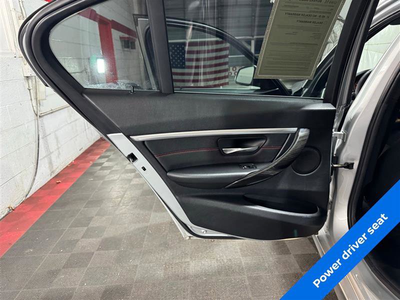 Used 2017 BMW 330i xDrive Sedan image 10