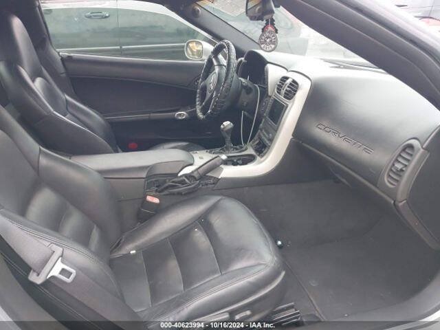 Used 2005 Chevrolet Corvette Coupe w/ Preferred Equipment Group RWD image 15