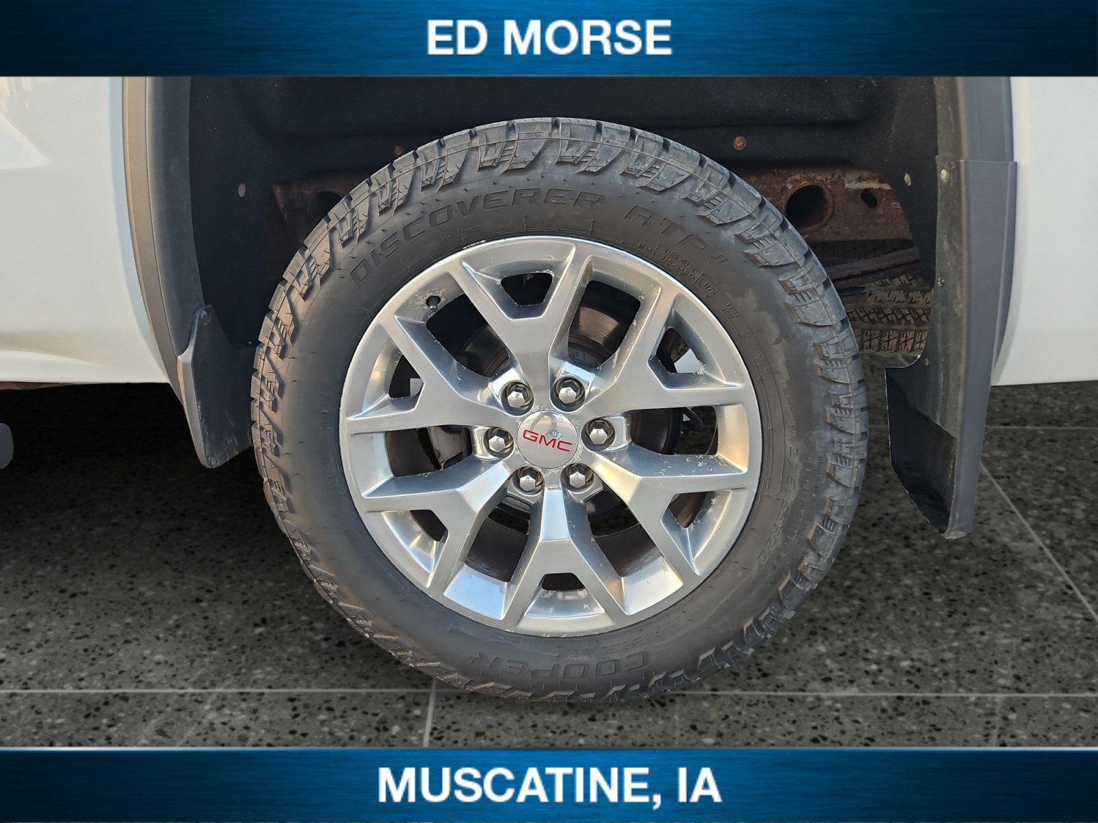 Used 2015 GMC Sierra 1500 SLT w/ SLT Crew Cab Value Package AWD/4WD image 10