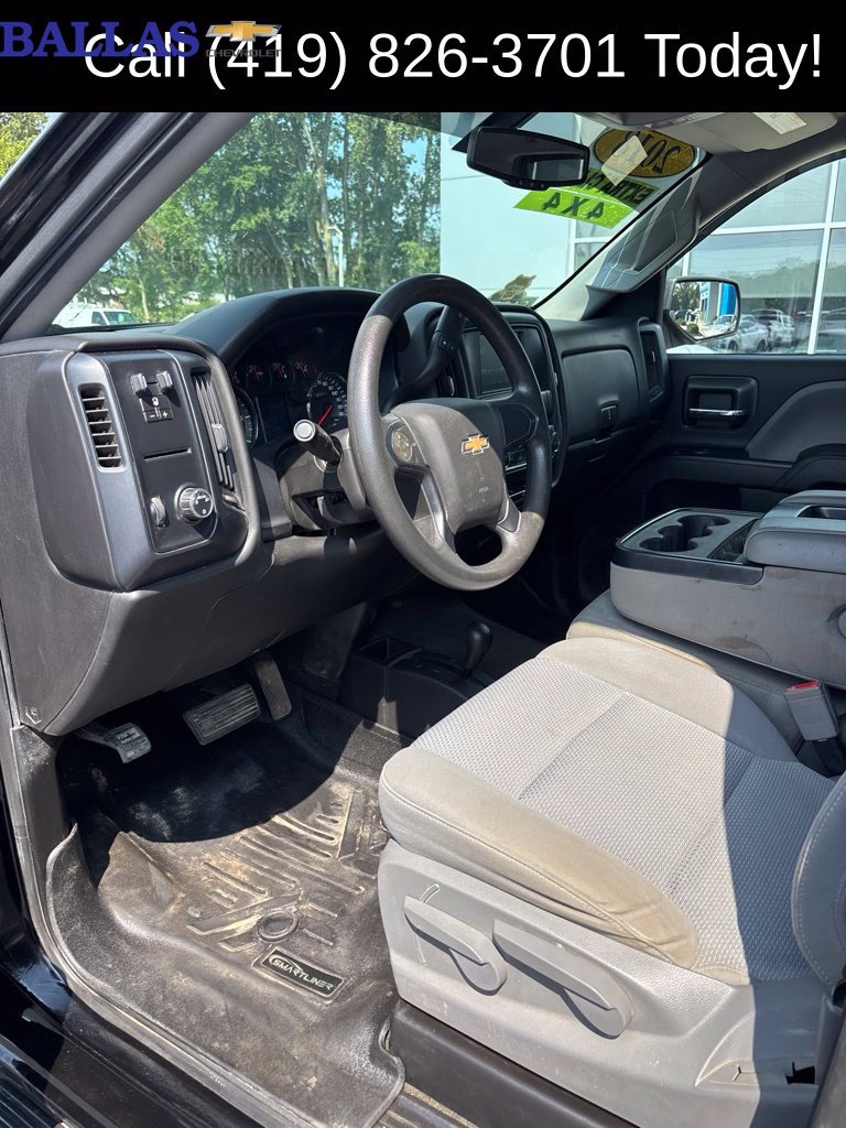 Used 2018 Chevrolet Silverado 1500 Custom w/ Custom Convenience Package AWD/4WD image 16