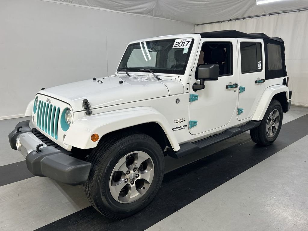 Used 2017 Jeep Wrangler Unlimited Sahara w/ Connectivity Group AWD/4WD image 5