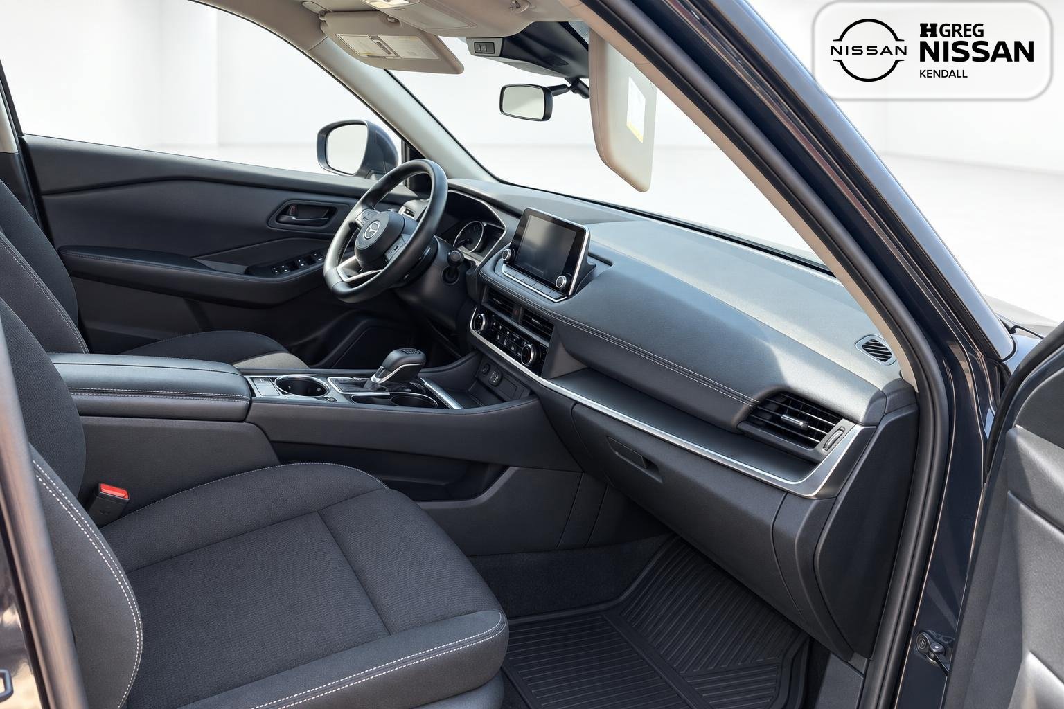 Used 2024 Nissan Rogue S FWD image 11