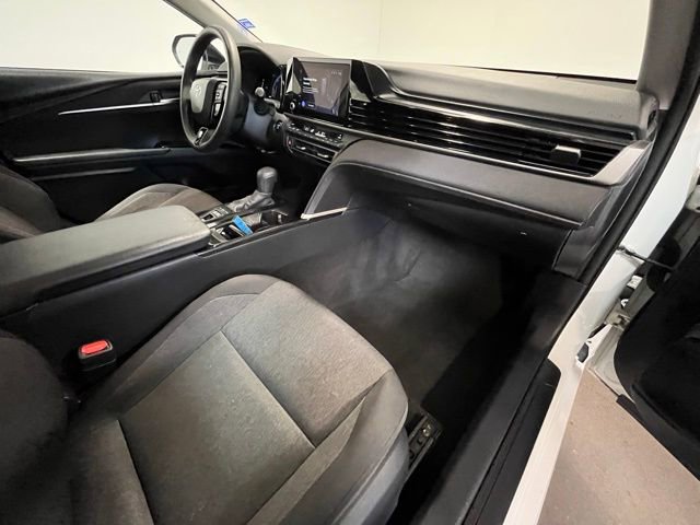 Used 2025 Toyota Camry LE image 10