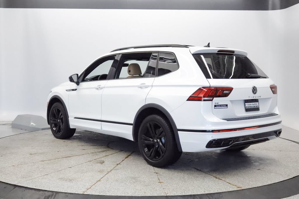 Used 2023 Volkswagen Tiguan SE R-Line FWD image 3