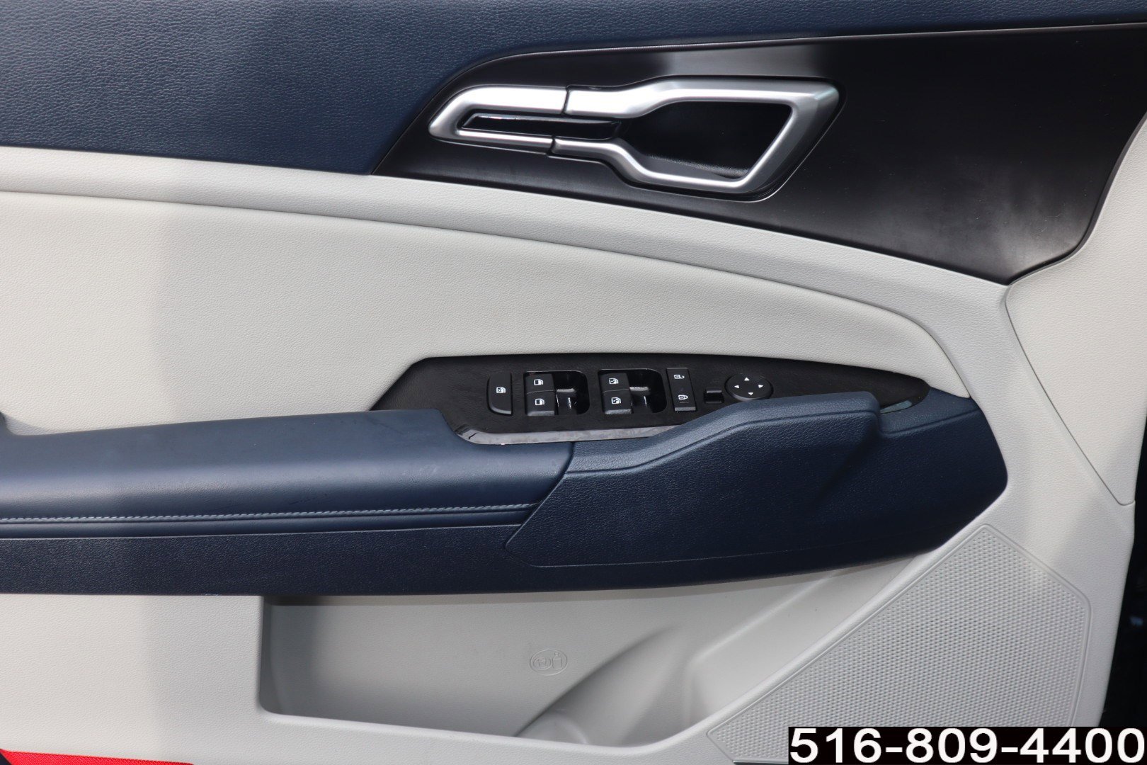 Used 2023 Kia Sportage EX image 17