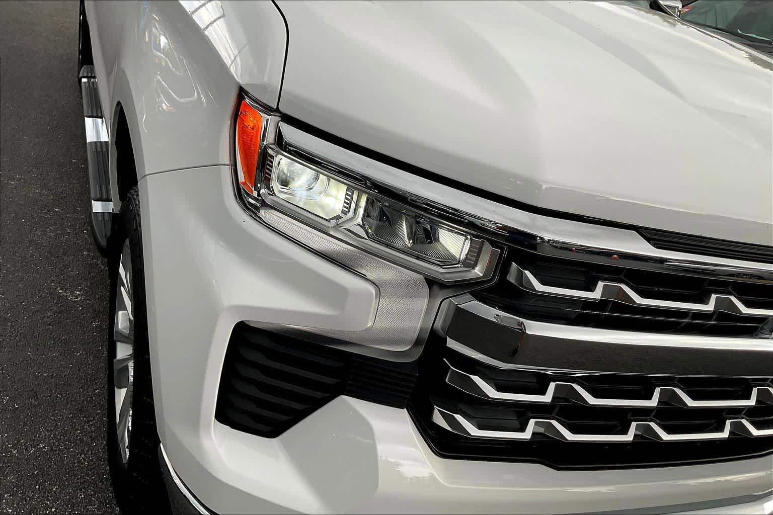 Certified 2025 Chevrolet Silverado 1500 LTZ AWD/4WD image 27