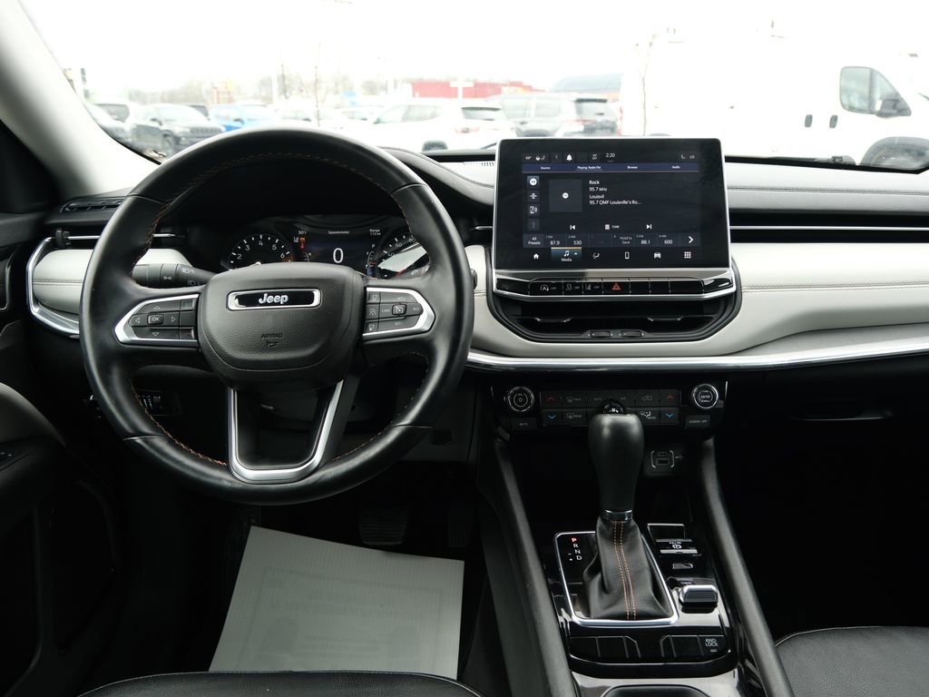 Used 2022 Jeep Compass Limited image 27