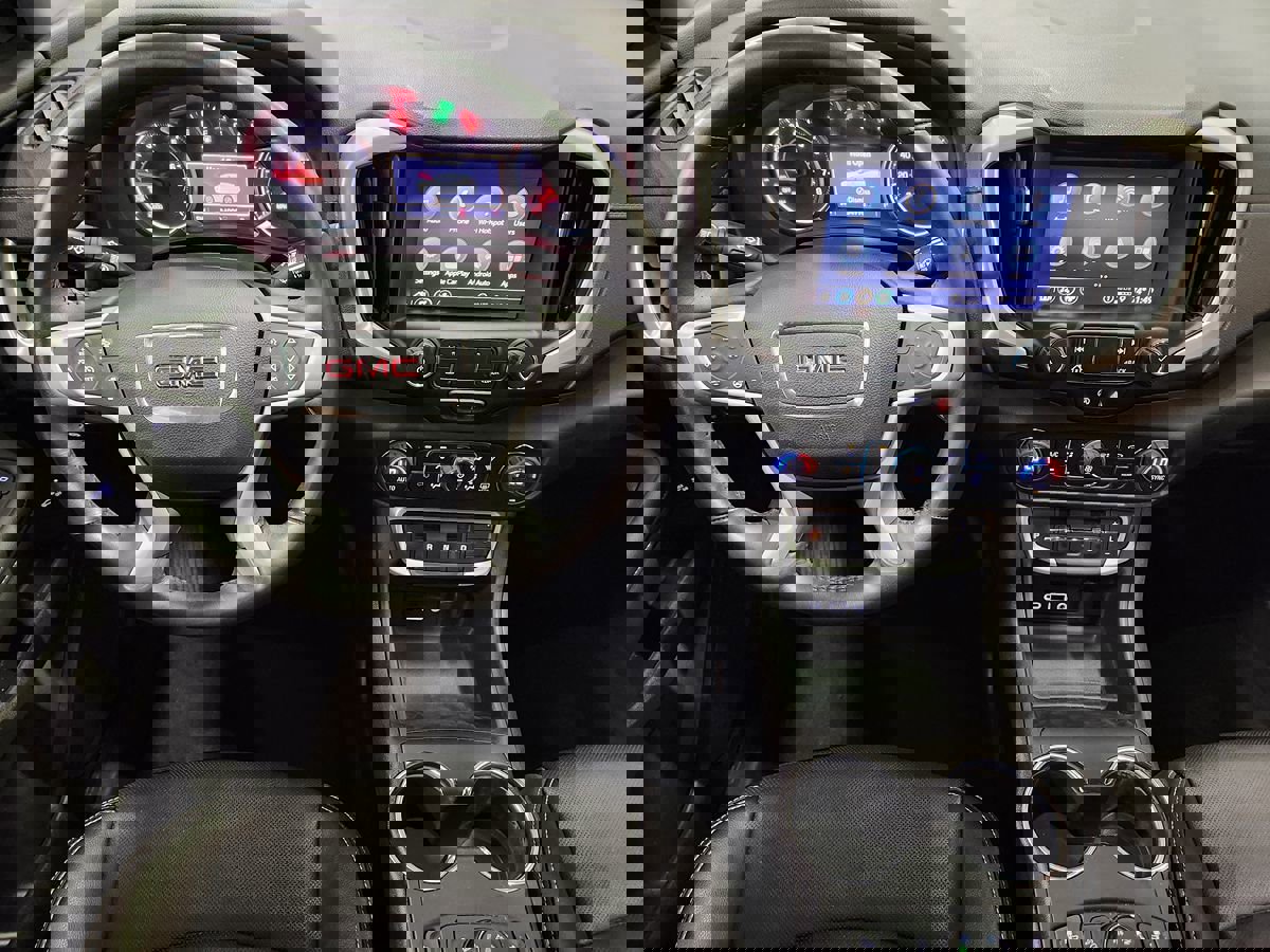 Used 2022 GMC Terrain SLT image 47