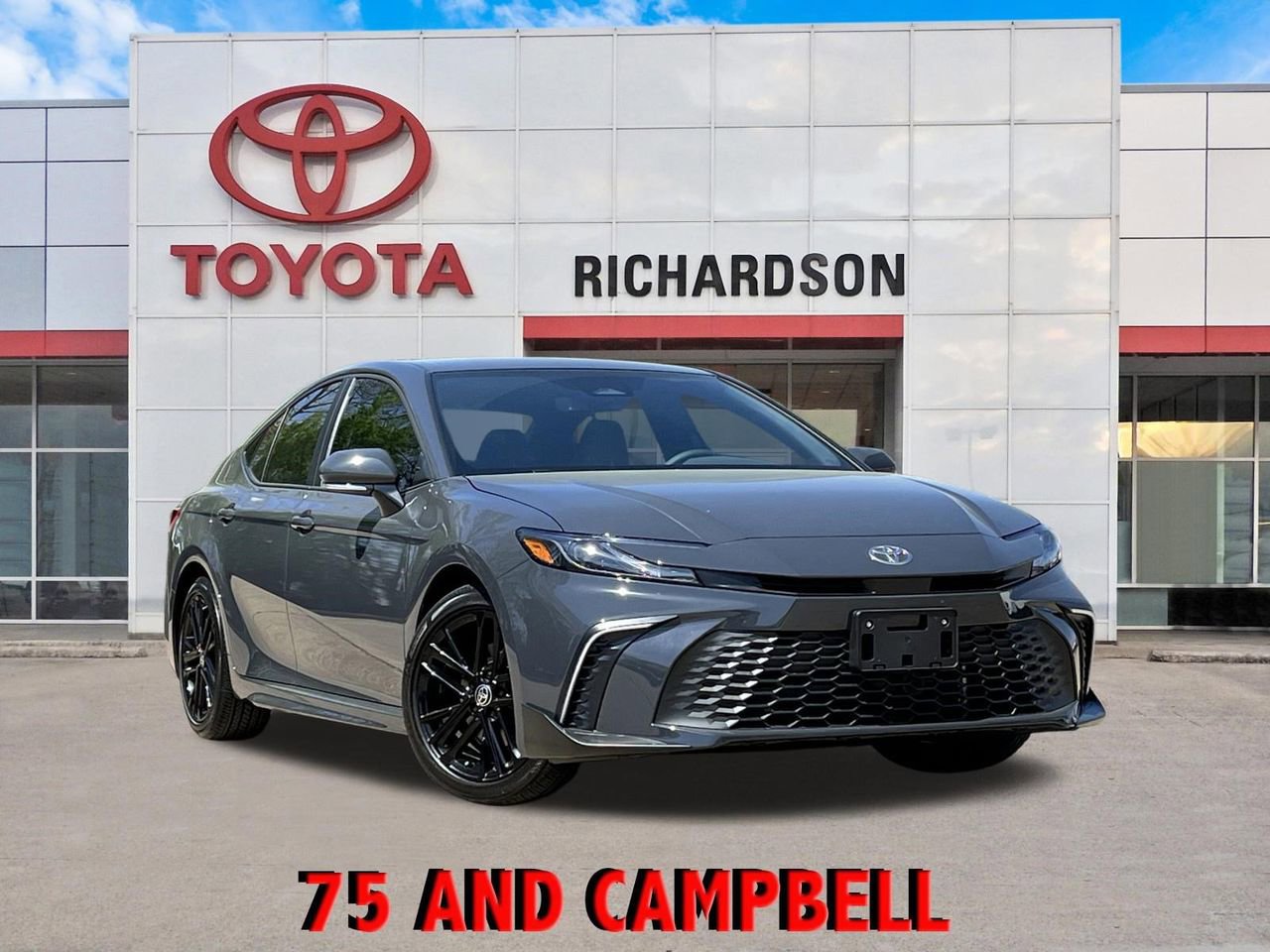 Used 2026 Toyota Camry SE w/ Convenience Package image 1