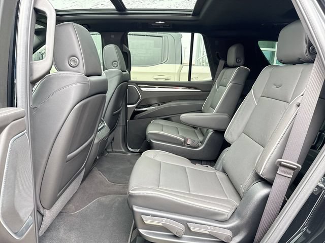 Used 2025 Cadillac Escalade Premium Luxury AWD/4WD image 10