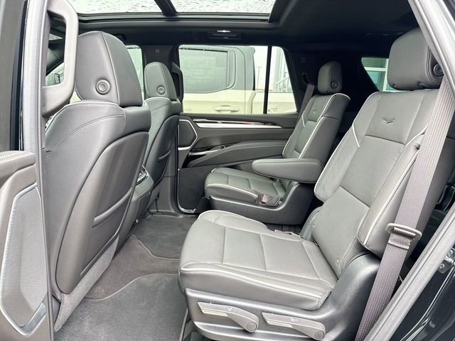 Used 2025 Cadillac Escalade Premium Luxury AWD/4WD image 10
