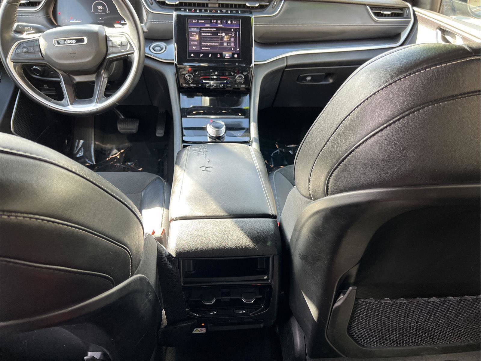 Used 2022 Jeep Grand Cherokee Altitude image 22