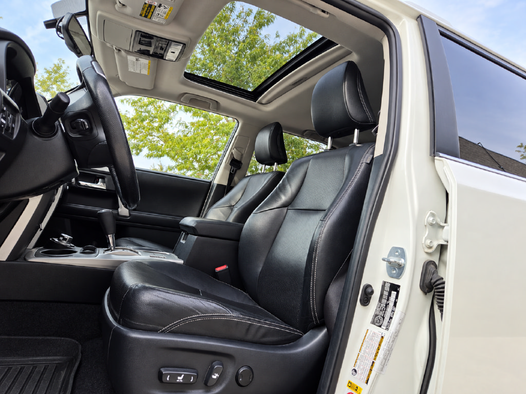 Used 2014 Toyota 4Runner Limited AWD/4WD image 8