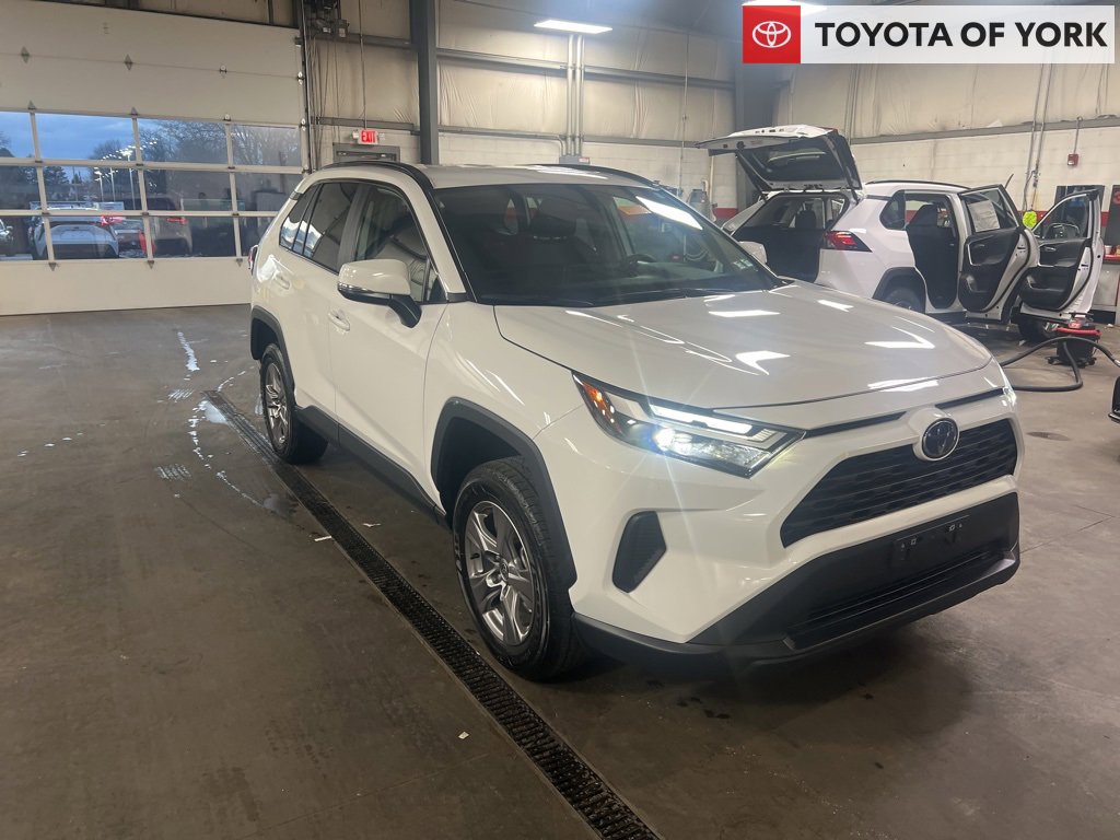 Used 2025 Toyota RAV4 XLE image 1