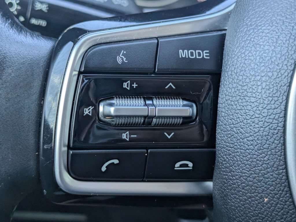 Used 2022 Kia Sorento S FWD image 27