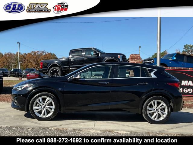 Used 2017 INFINITI QX30 image 4