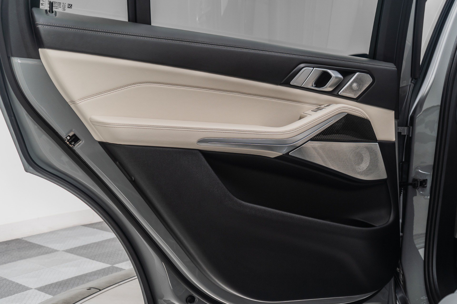 Used 2024 BMW ALPINA XB7 AWD/4WD image 44