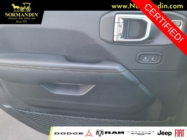 Certified 2025 Jeep Wrangler Unlimited Sahara AWD/4WD image 15