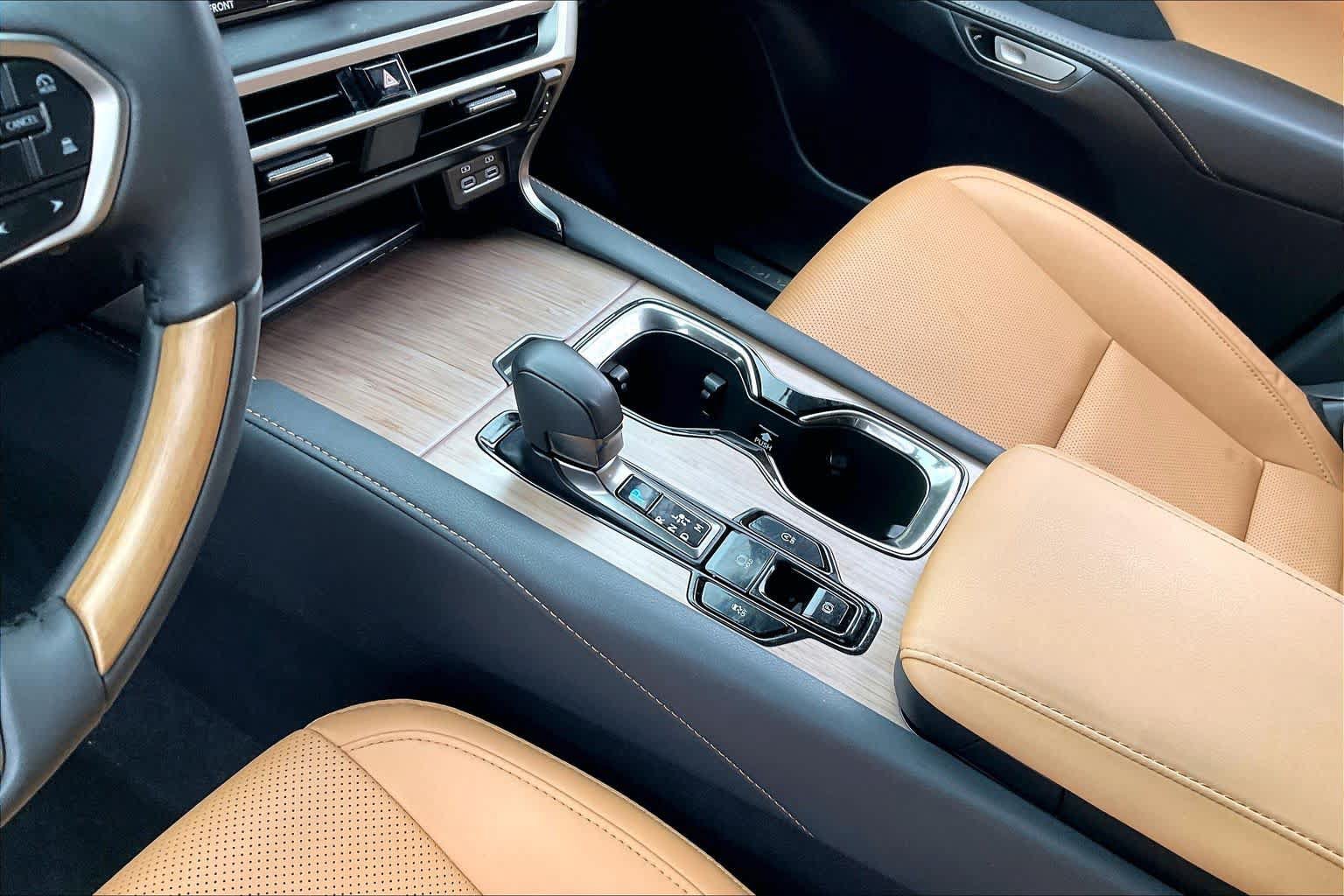 Used 2024 Lexus RX 350 Premium w/ Accessory Package (Z1) FWD image 14