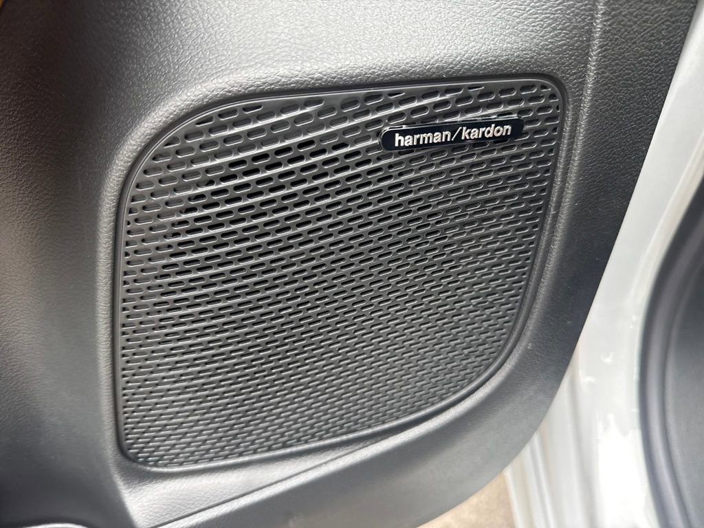 New 2026 Chrysler Pacifica Pinnacle image 12