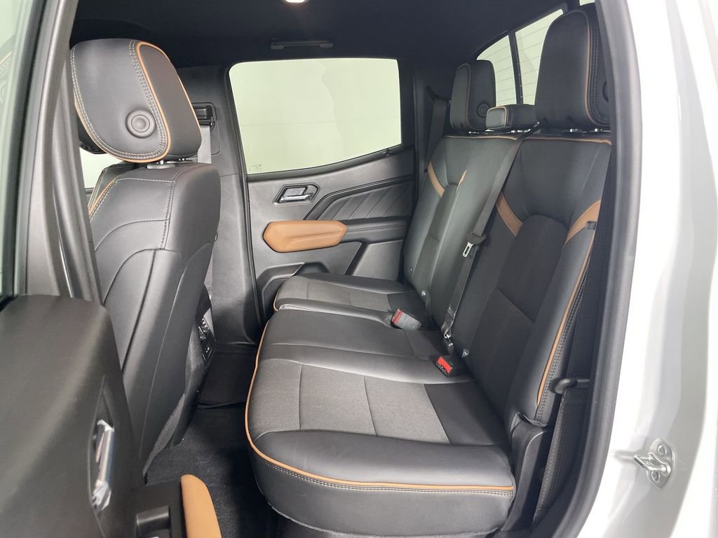 Used 2025 GMC Canyon AT4 image 25