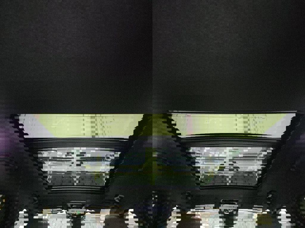 Used 2026 Land Rover Range Rover Velar S AWD/4WD image 27