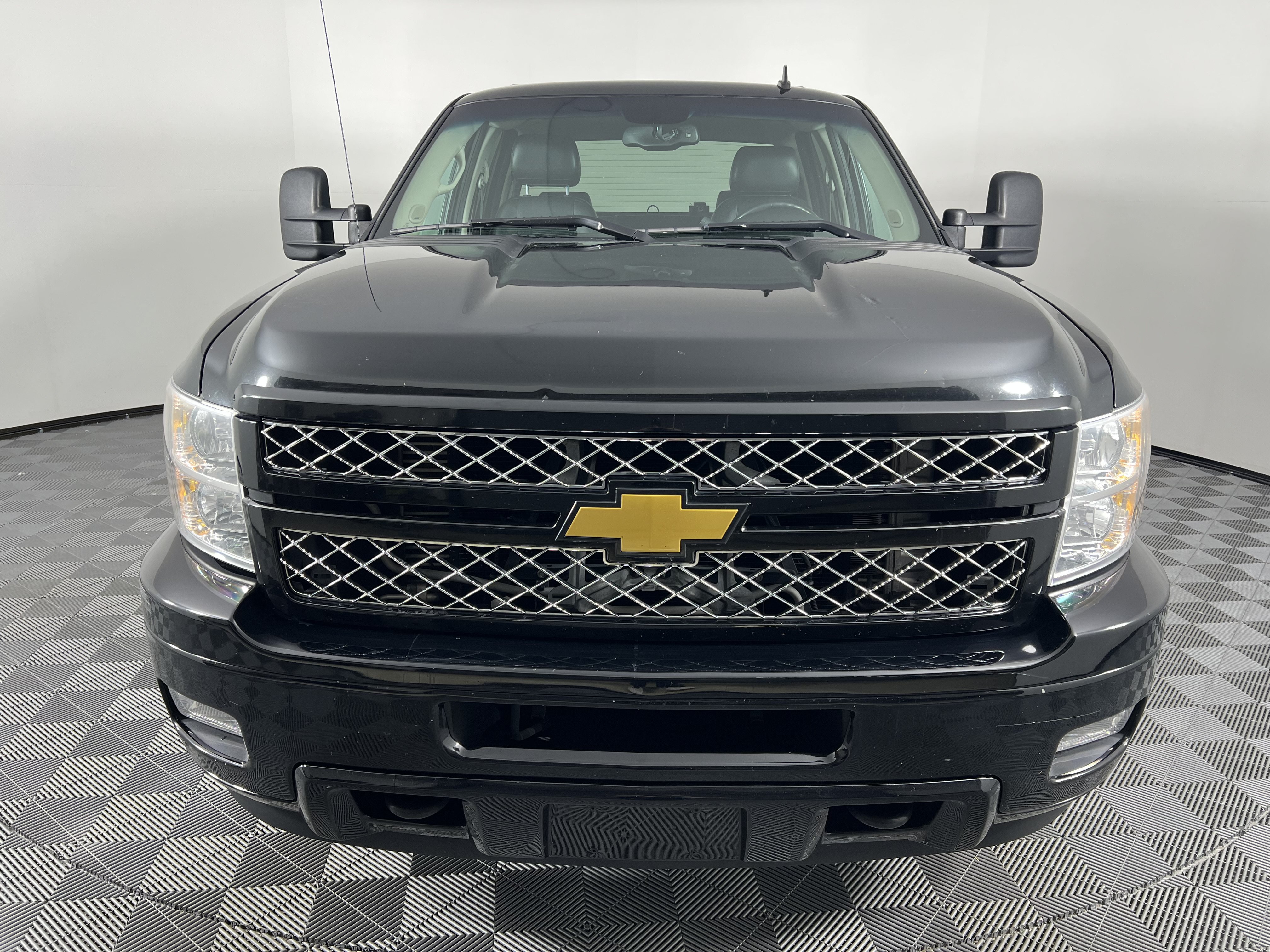 Used 2012 Chevrolet Silverado 2500 LTZ w/ LTZ Plus Package AWD/4WD image 5