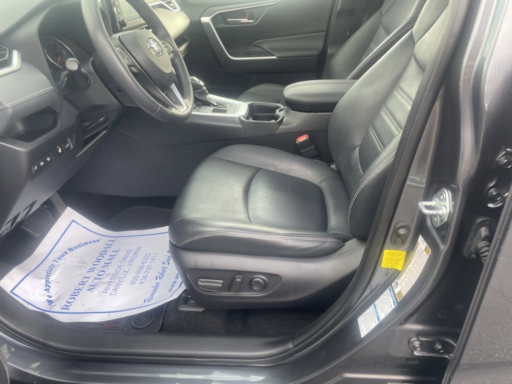 Used 2020 Toyota RAV4 XLE Premium image 13