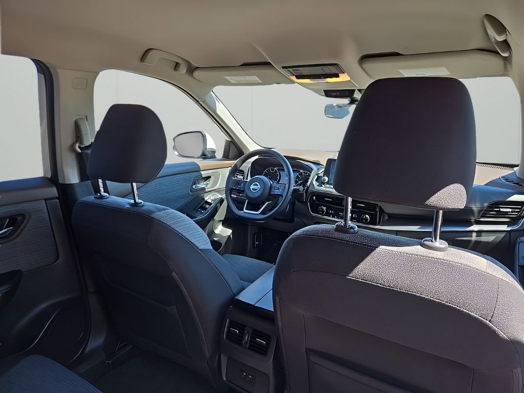 Used 2021 Nissan Rogue SV image 18
