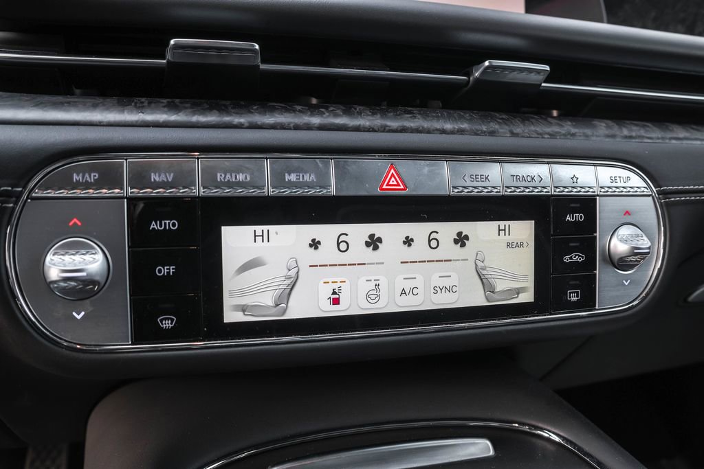 Used 2025 Genesis G90 3.5T image 31