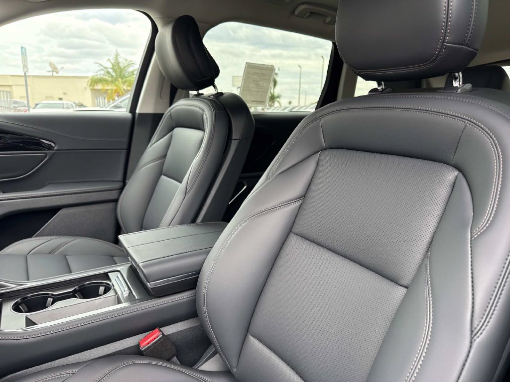 New 2026 Lincoln Nautilus Premier AWD/4WD image 20