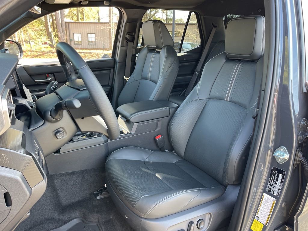 Used 2025 Toyota 4Runner Limited AWD/4WD image 19