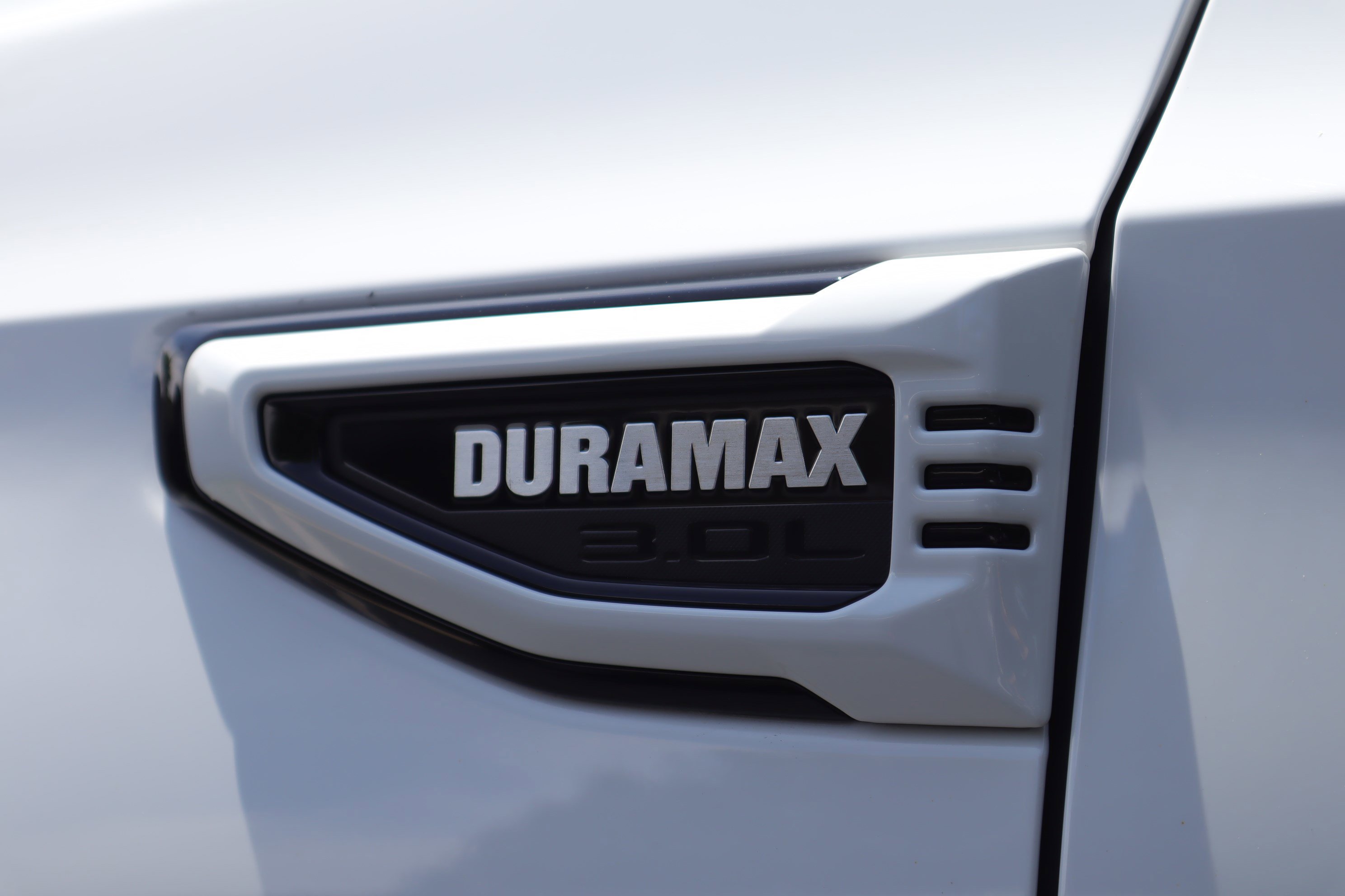 Used 2025 GMC Yukon AT4 w/ AT4 Premium Plus Package AWD/4WD image 20