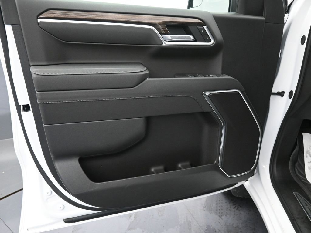 New 2025 Chevrolet Silverado 1500 LT image 17