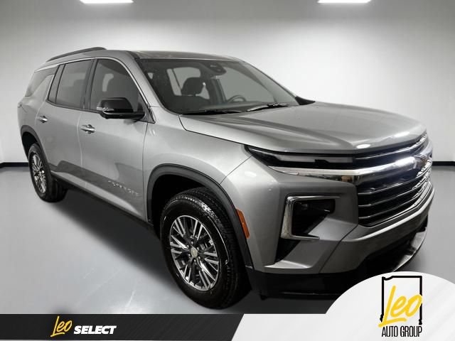 Used 2026 Chevrolet Traverse LT w/ Driver Confidence Package AWD/4WD image 5