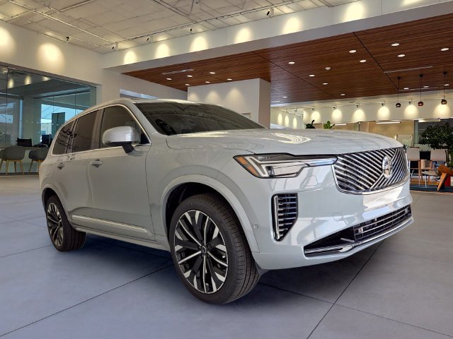 New 2026 Volvo XC90 B6 Plus w/ Protection Package Premier AWD/4WD image 4