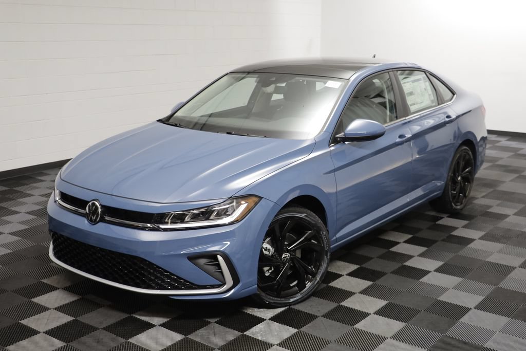 New 2027 Volkswagen Jetta SE FWD image 2