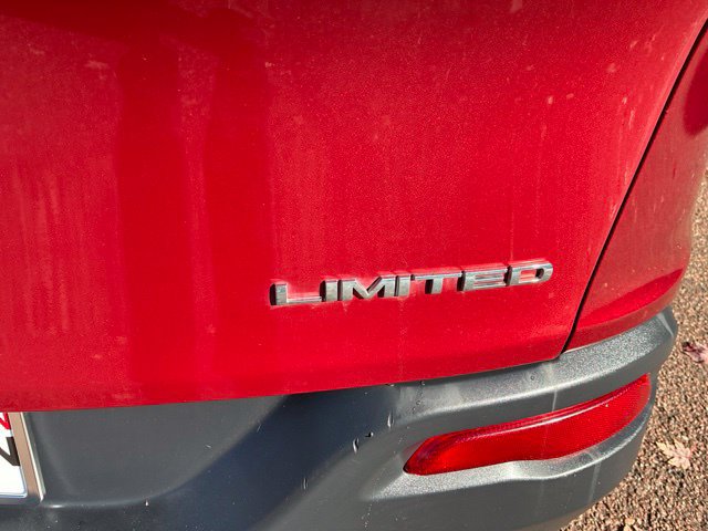Used 2015 Jeep Cherokee Limited AWD/4WD image 9