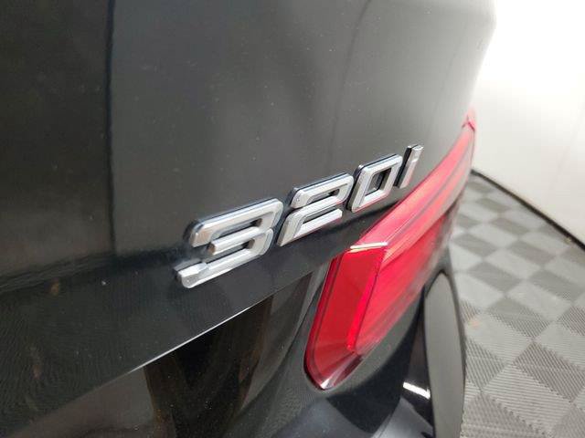 Used 2018 BMW 320i xDrive Sedan AWD/4WD image 7