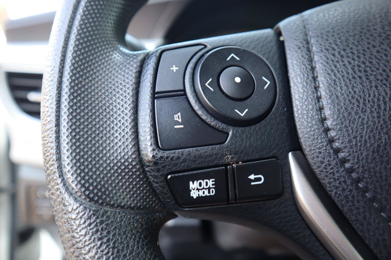 Used 2015 Toyota Corolla LE FWD image 48