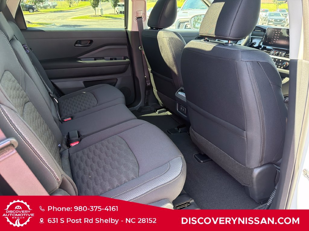 New 2026 Nissan Pathfinder SV w/ SV Premium Package FWD image 39