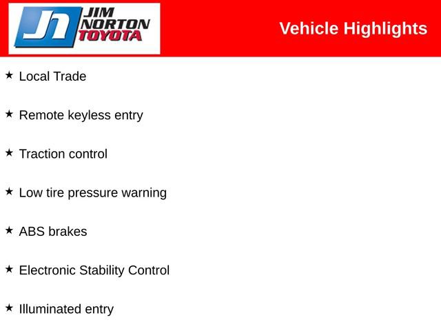 Used 2017 Nissan Versa SV FWD image 4