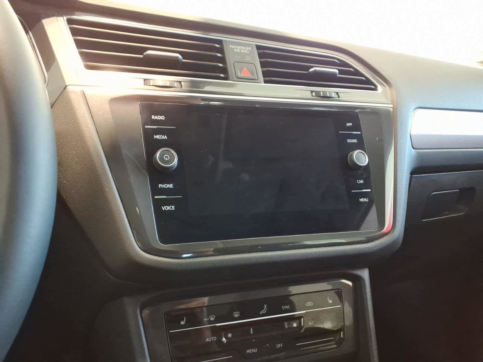 Certified 2023 Volkswagen Tiguan SE w/ Panoramic Sunroof Package AWD/4WD image 12
