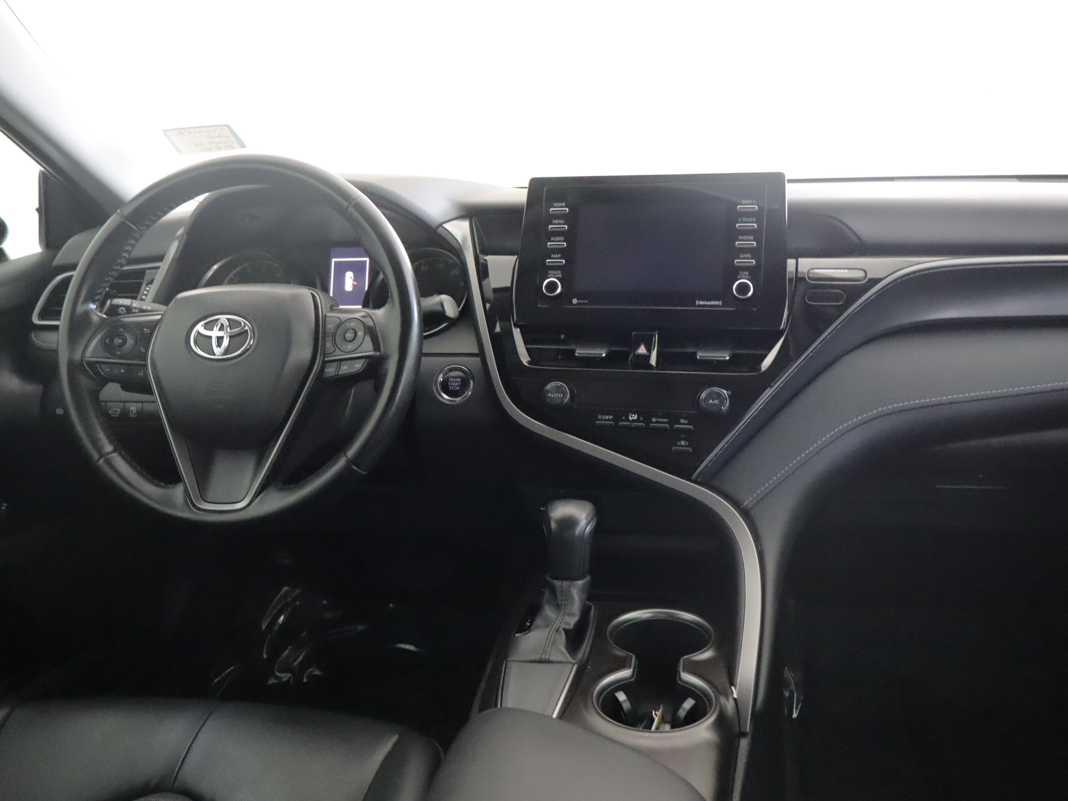 Used 2021 Toyota Camry SE w/ Convenience Package FWD image 2