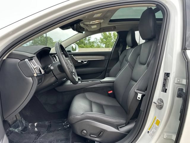 Certified 2025 Volvo V90 B6 Cross Country Plus AWD/4WD image 18