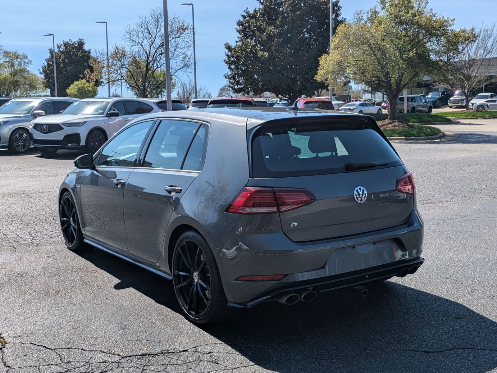 Used 2019 Volkswagen Golf R 4-Door image 7