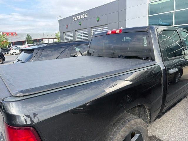 Used 2018 RAM 1500 Express w/ Black Ram 1500 Express Group AWD/4WD image 9