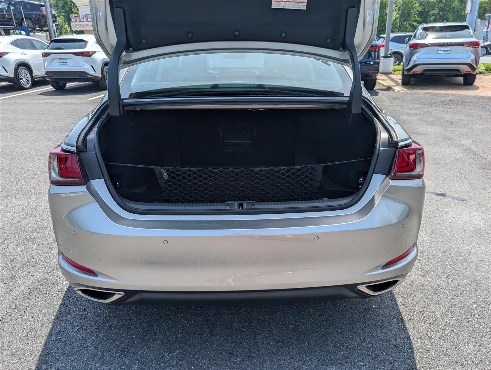 Used 2019 Lexus ES 350 w/ Accessory Package FWD image 13